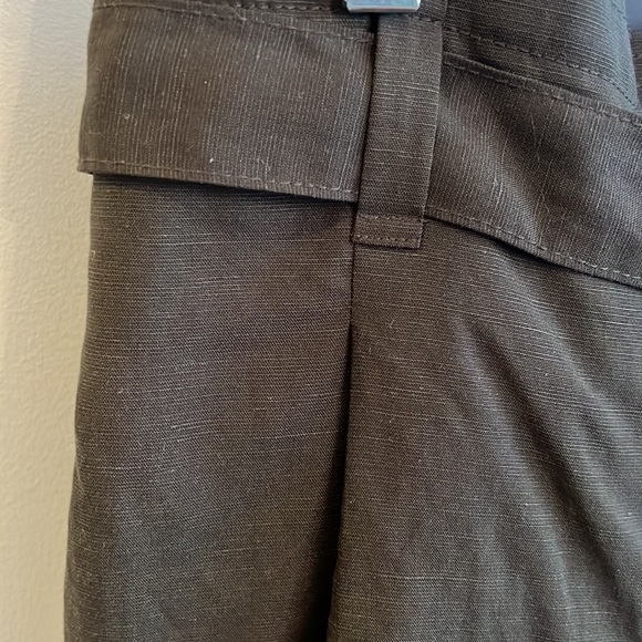 Club Monaco size 2 Darcee Shorts in Olive - Picture 5 of 8